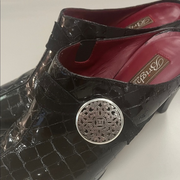 Brighton Black Patent Leather Mules with Silver Medallion Romeo size 9.5 M - Picture 3 of 10